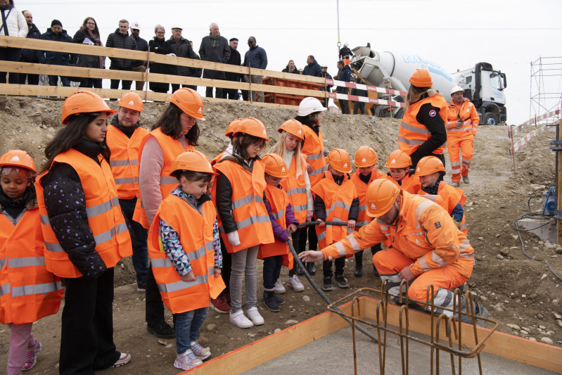 Pose de la première pierre, Centre scolaire Château-d'eau, Marly FR